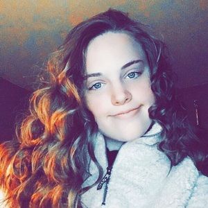 Meet your Posher, Chloe